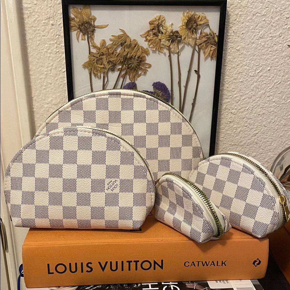Fashion 4 Cosmetic Pouch Set - White & Light Blue/gray.clearout no returns .